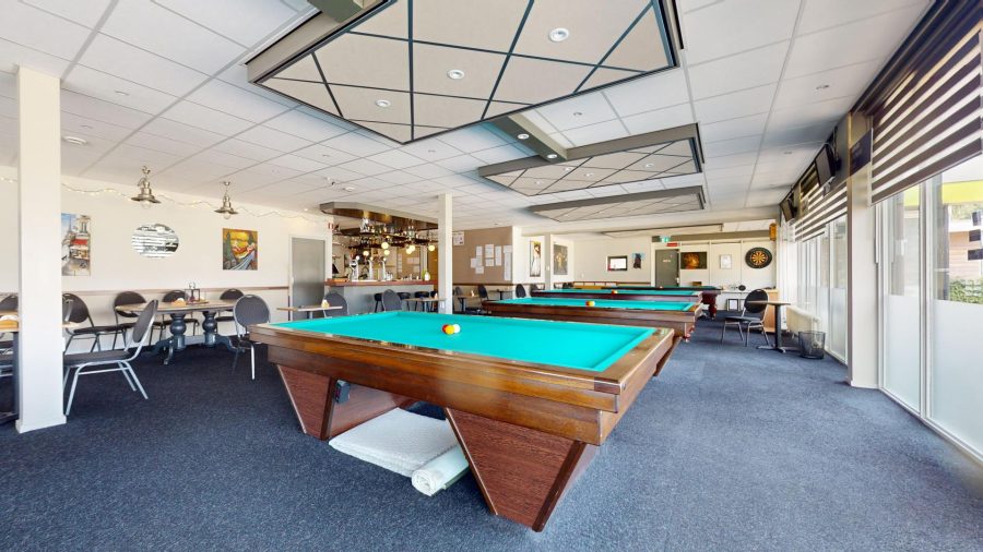 Café-bar-zaal ter overname in Warmenhuizen, Noord-Holland — Biljartcentrum met woning in Warmenhuizen!