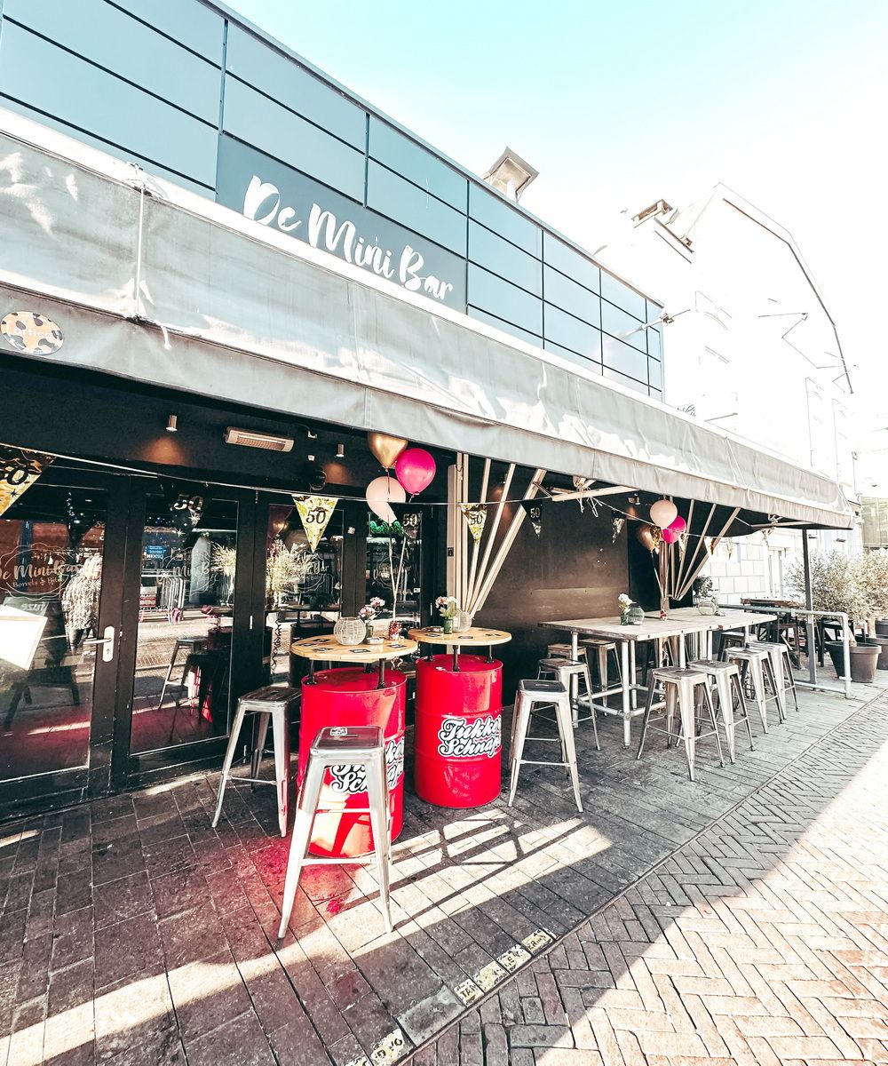 Foto 2 van 12: Café ter overname in Enschede, Overijssel — Uniek Feestcafé midden in centrum Enschede