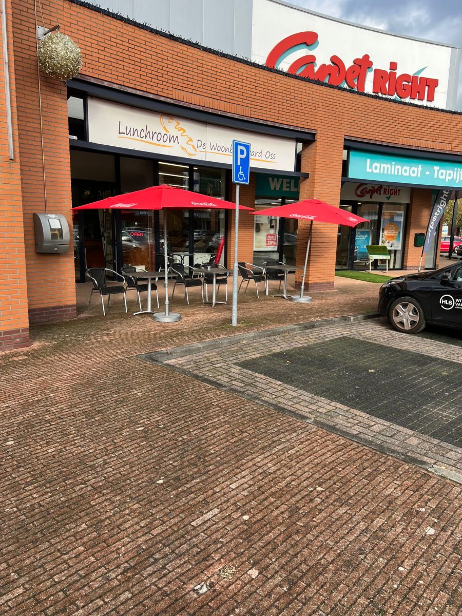 Lunchroom ter overname in Oss, Noord-Brabant — Lunchroom op Woonboulevard te Oss, lage huur!
