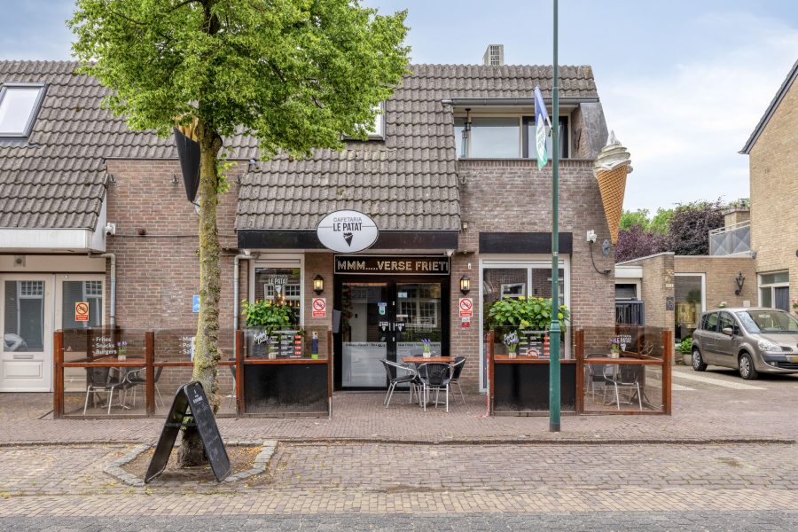 Cafetaria-snackbar ter overname in Aarle-Rixtel, Noord-Brabant — Cafetaria Le-Patat in het Centrum van Aarle Rixtel