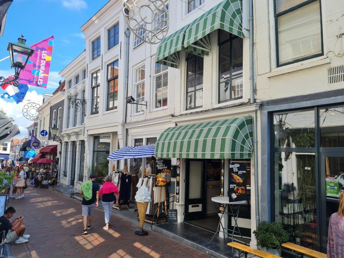 Frituur ter overname in Zierikzee, Zeeland — FRITUUR DE DAM - ZIERIKZEE