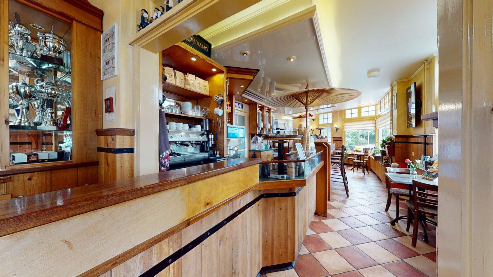 Foto 2 van 12: Cafetaria-snackbar te koop in Goor, Overijssel — Goor (Hof van Twente) – Cafetaria De Roode Vos inclusief vastgoed te koop