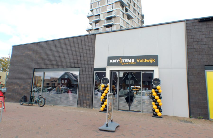 Cafetaria-snackbar ter overname in Hengelo, Overijssel — Nieuwe cafetaria Any Tyme Veldwijk in Hengelo
