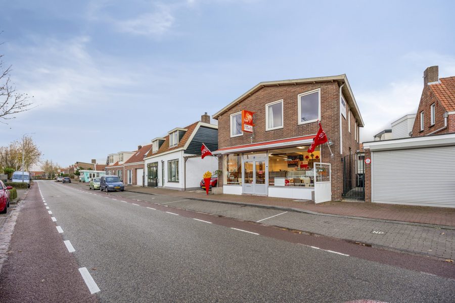 Cafetaria-snackbar te koop in Koudekerke, Zeeland — Cafetaria met terras