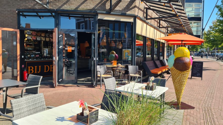 IJssalon ter overname in Elst, Gelderland