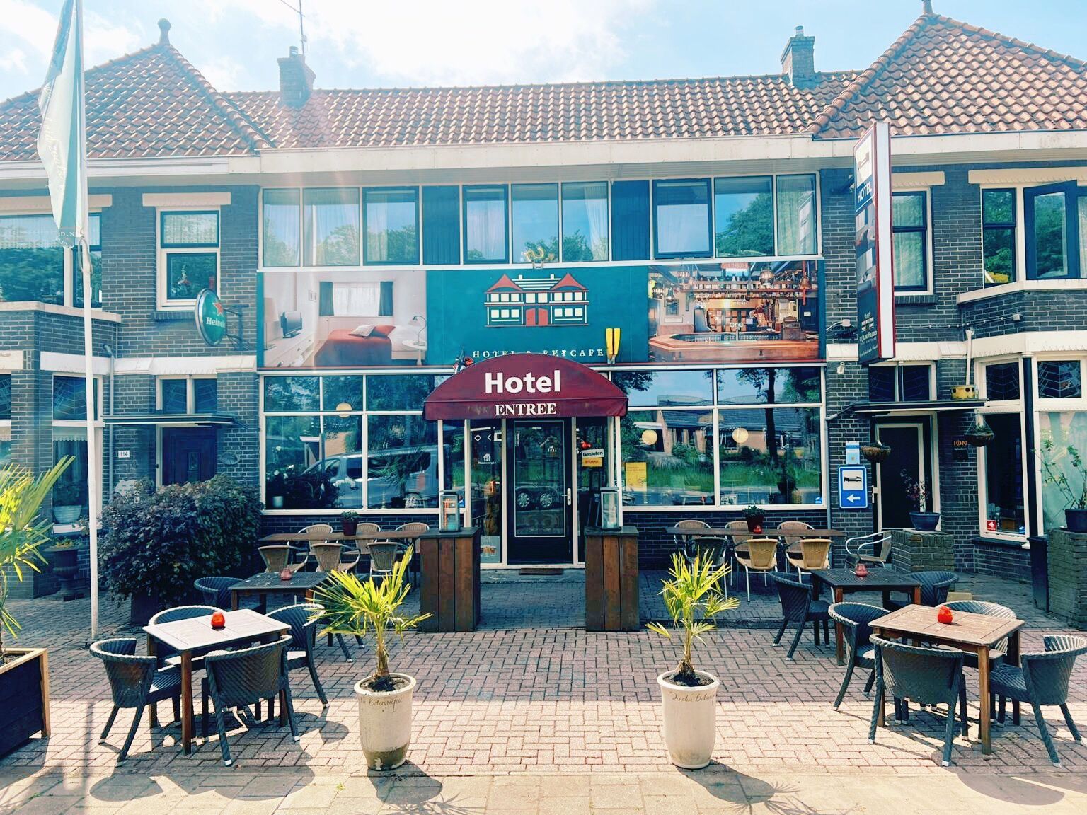 Foto 1 van 10: Hotel-restaurant ter overname in Overijssel — Hotel-restaurant met eetcafé, zaal en bezorgservice – Balkbrug (Overijssel)