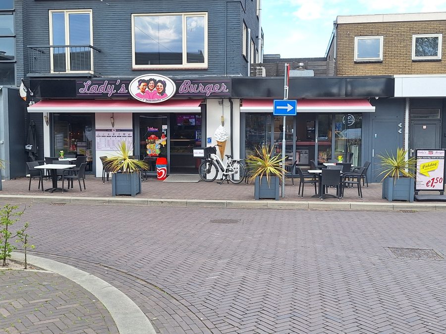 Cafetaria-snackbar ter overname in Emmen, Drenthe — Cafetaria Lady's Burger Emmen IN PRIJS VERLAAGD