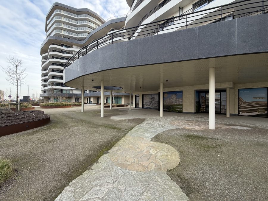 Overige te koop in Oostende, West-Vlaanderen — Handelsgelijkvloers 130m²
