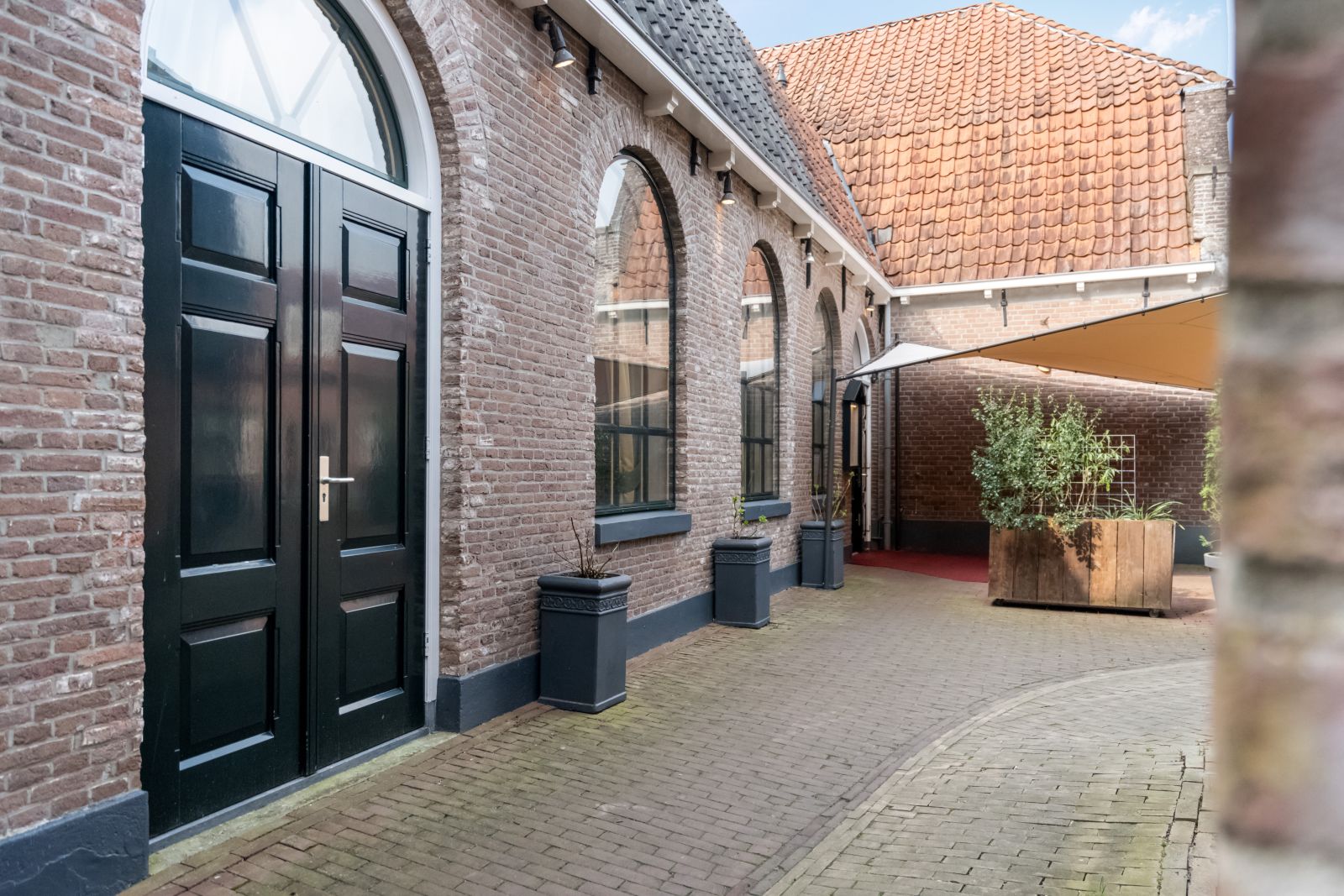 Foto 2 van 11: Horeca- onroerendgoed te koop in Blokzijl, Overijssel — Sfeervol restaurant Kerkstraat 9 Blokzijl