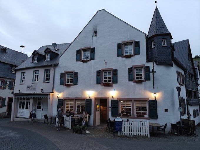 Hotel ter overname in Hochscheid, Rijnland-Palts — Gasthof | 14 kamers | Moezel