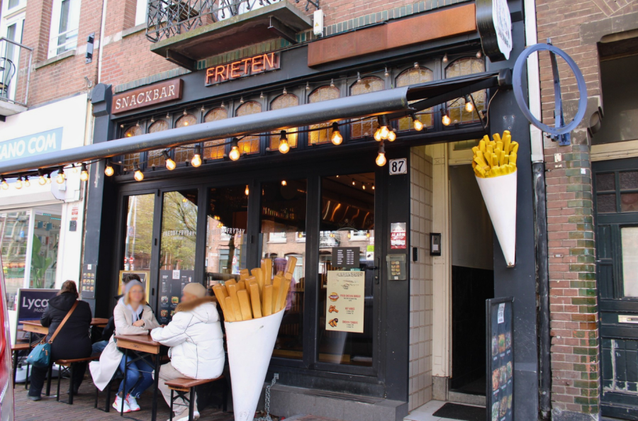 Snackbar ter overname in Amsterdam, Noord-Holland — Snackbar H1 met terras op toplocatie Amsterdam