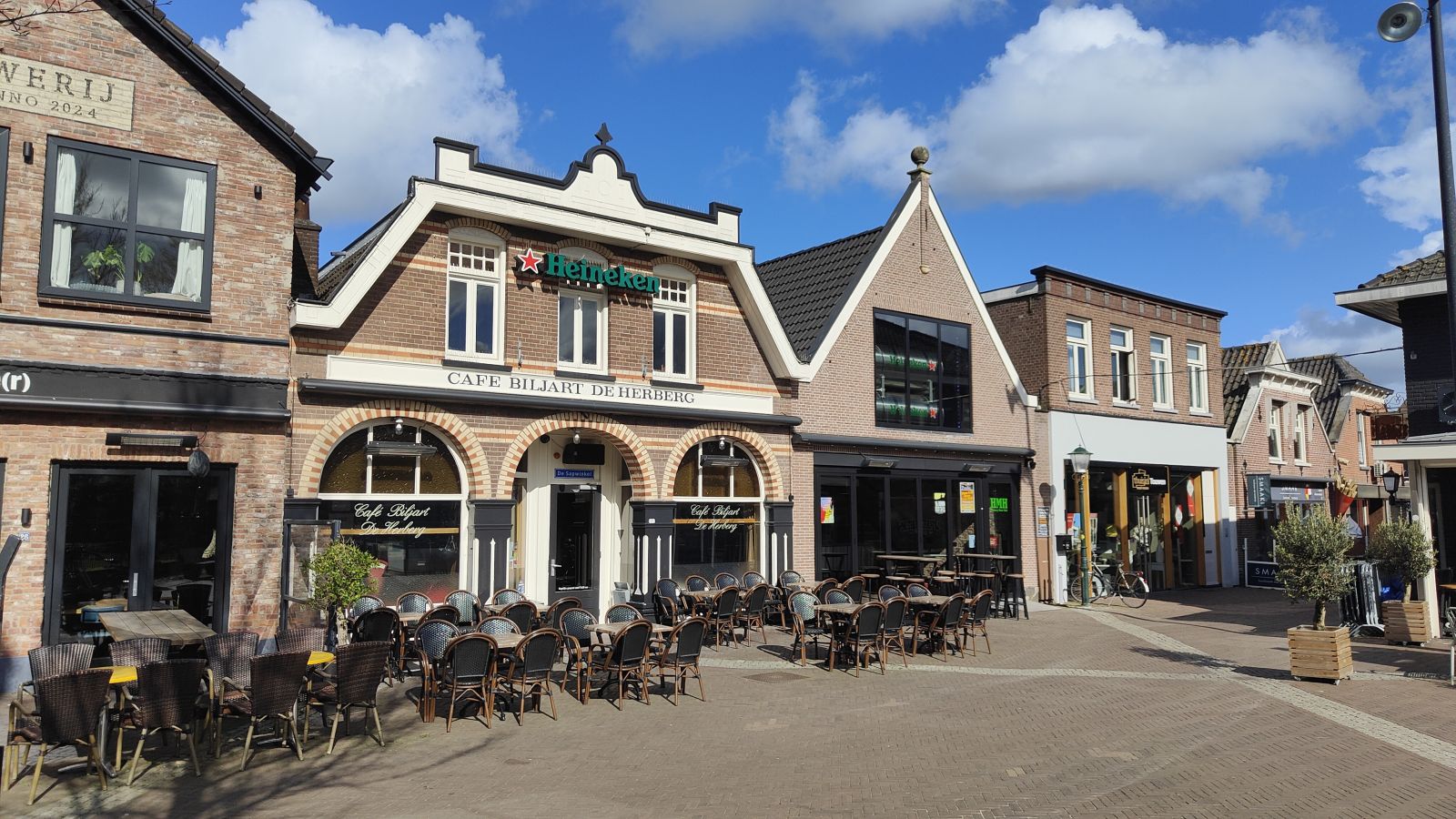 Foto 1 van 14: Mogelijk als: café of eetcafé of lunchroom ter overname in Ommen, Overijssel — Ommen | De Herberg + HMH