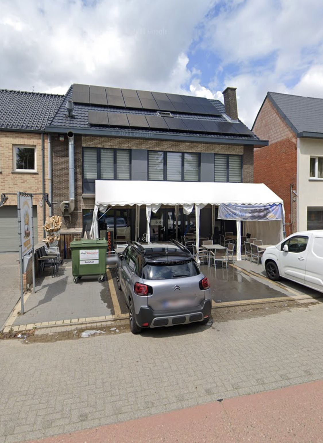 Foto 1 van 11: Cafetaria-snackbar ter overname in Diest, Vlaams Brabant — Frituur in Diest Belgie zeer toeristisch