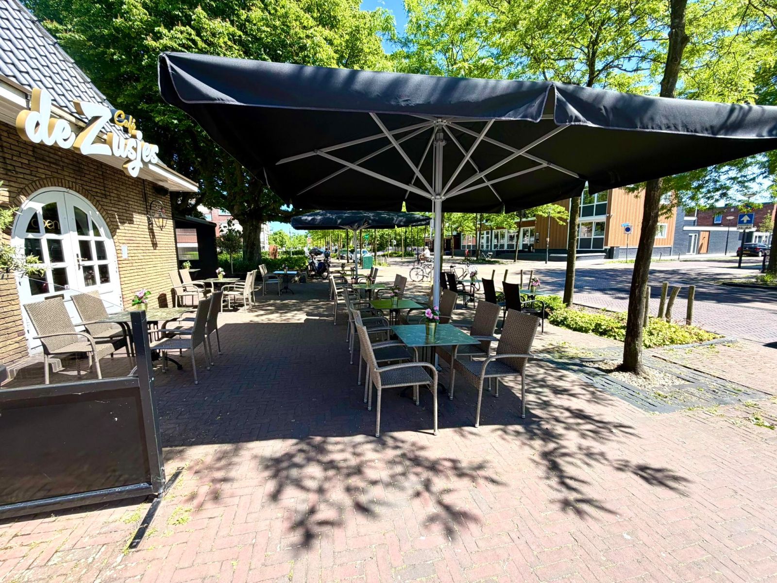 Foto 2 van 14: Café-bar-zaal ter overname in Enschede, Overijssel — CAFÉ DE ZUSJES – GLANERBRUG (IN PRIJS VERLAAGD!)