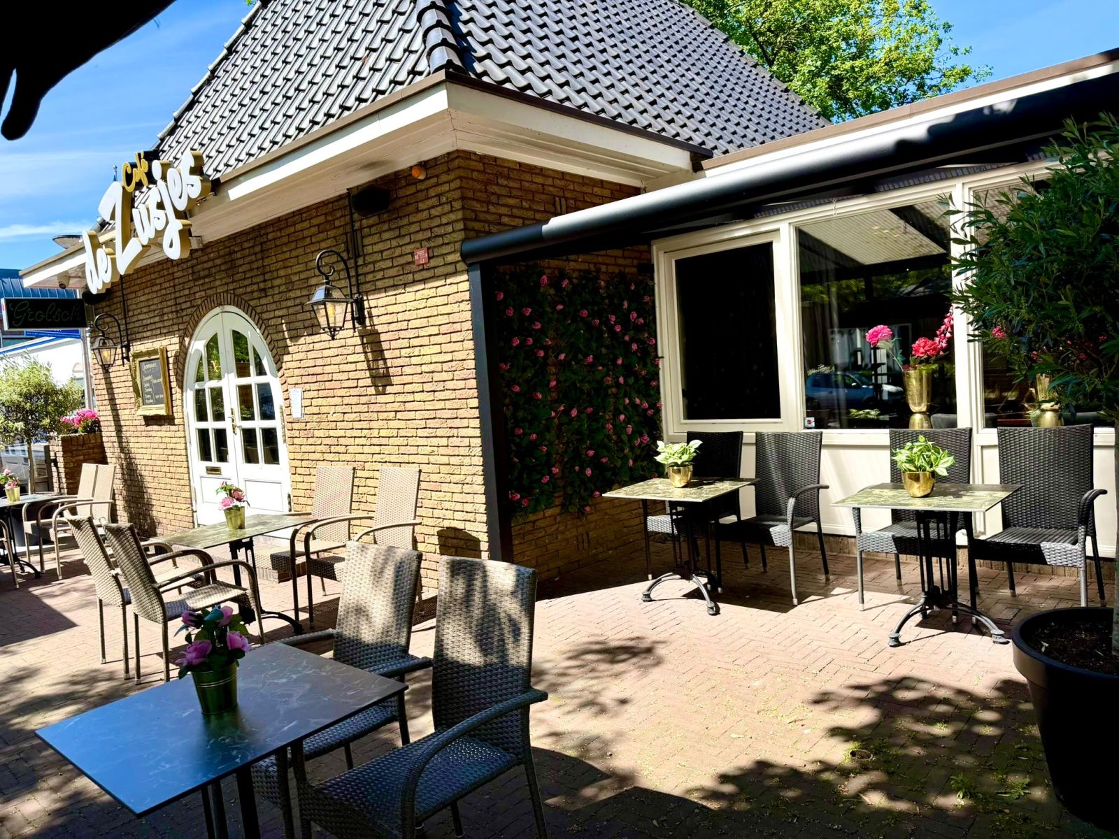 Foto 3 van 14: Café-bar-zaal ter overname in Enschede, Overijssel — CAFÉ DE ZUSJES – GLANERBRUG (IN PRIJS VERLAAGD!)