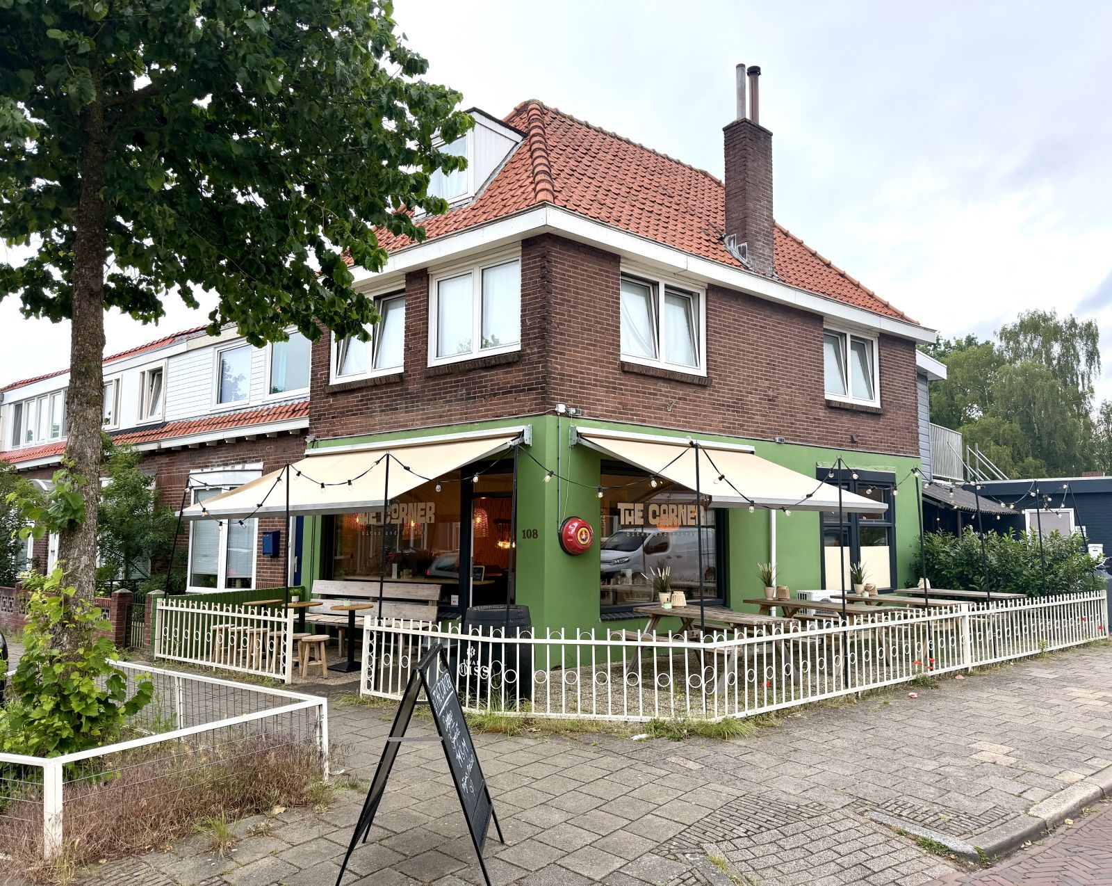 Foto 1 van 14: Mogelijk als: café of eetcafé of lunchroom ter overname in Deventer, Overijssel — Deventer | The Corner