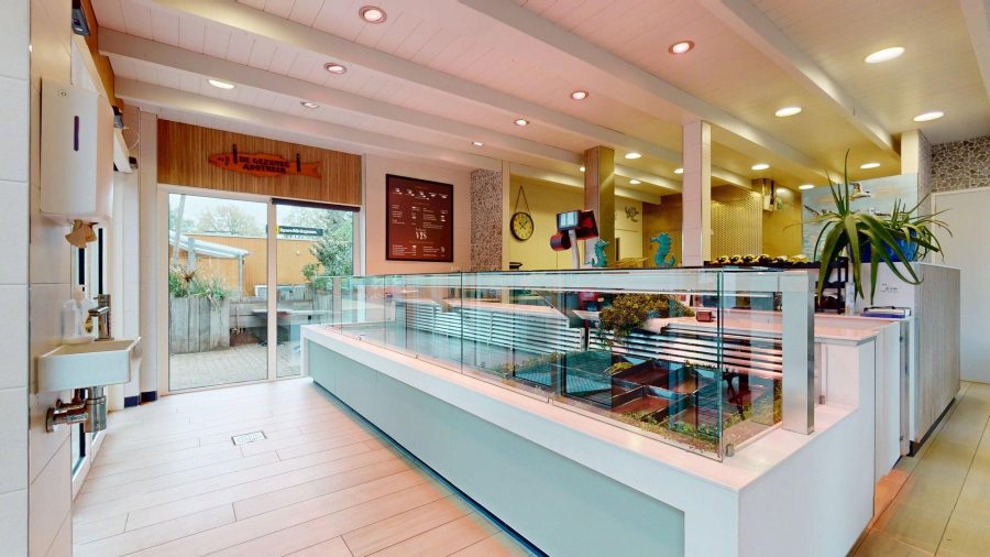 Viswinkel te koop in Alkmaar, Noord-Holland — Ca. 78 m2 vrijstaande winkelruimte te koop in Alkm