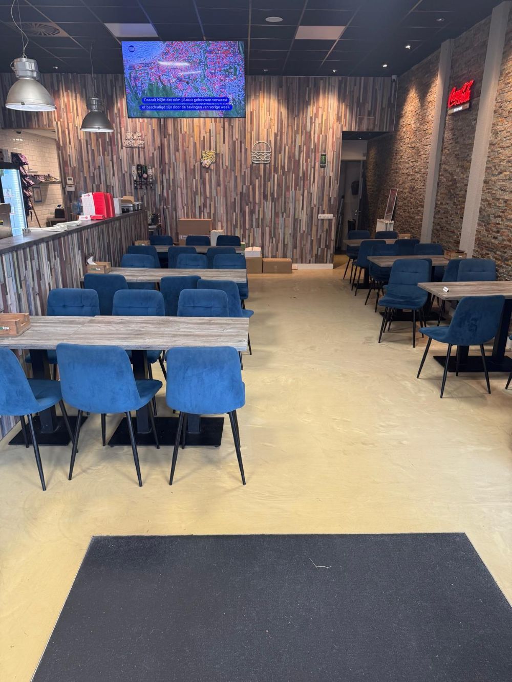 Foto 2 van 7: Restaurant/bezorgservice ter overname in Overijssel — Super hamburgerzaak op een perfecte stek in Zwolle