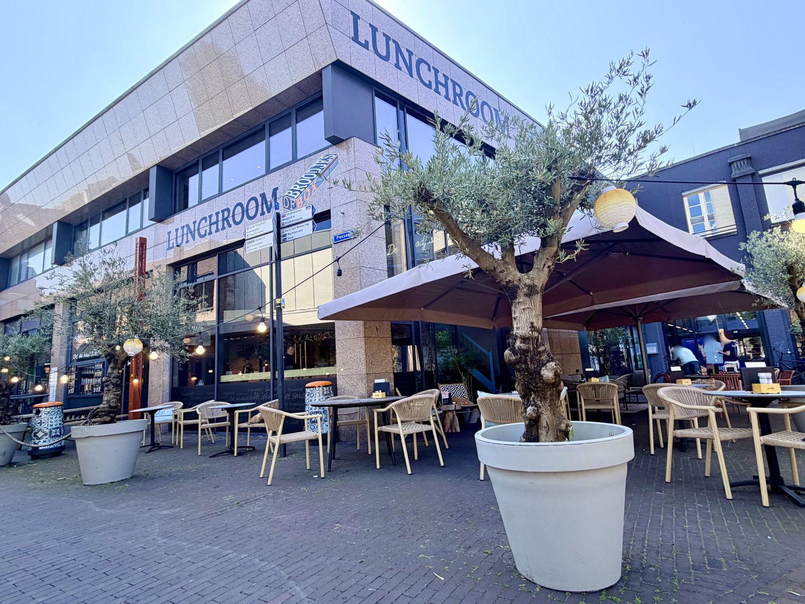 Foto 1 van 14: Lunchroom ter overname in Almelo, Overijssel — Almelo | Lunchroom op absolute A1-locatie