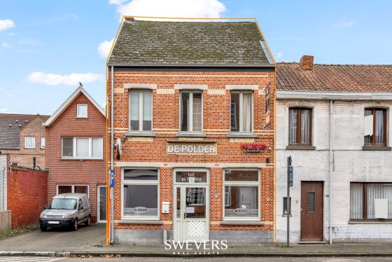 Café/Cafetaria te koop in Mol, Antwerpen — Op te frissen horecazaak met terras in Mol