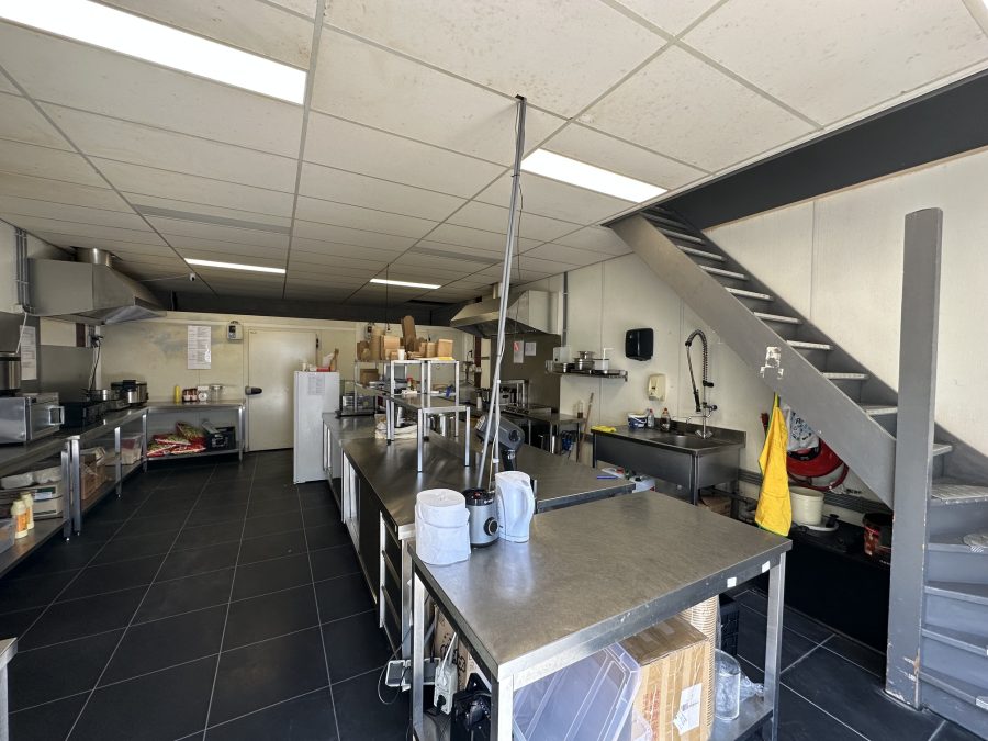Bezorgservice ter overname in Leiden, Zuid-Holland — Productieruimte op strategische locatie in Leiden
