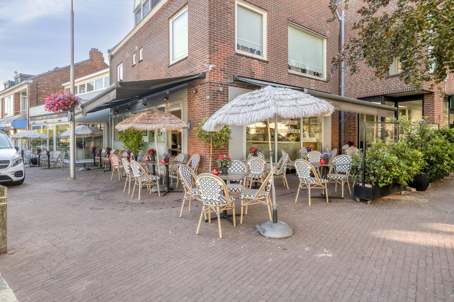 Café/restaurant te huur in Ouderkerk aan de Amstel, Noord-Holland — Succesvol restaurant ter overname met terras