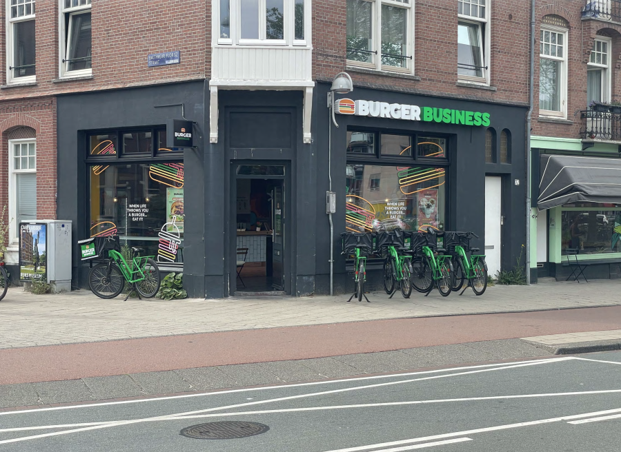 Restaurant/bezorgservice ter overname in Amsterdam, Noord-Holland — Turn-key fastfoodzaak Amsterdam Zuid | VERLAAGD
