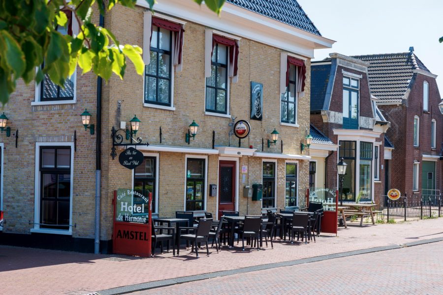 Hotel-restaurant te koop in Sexbierum, Friesland — HCR De Harmonie Sexbierum te koop met ruime woning