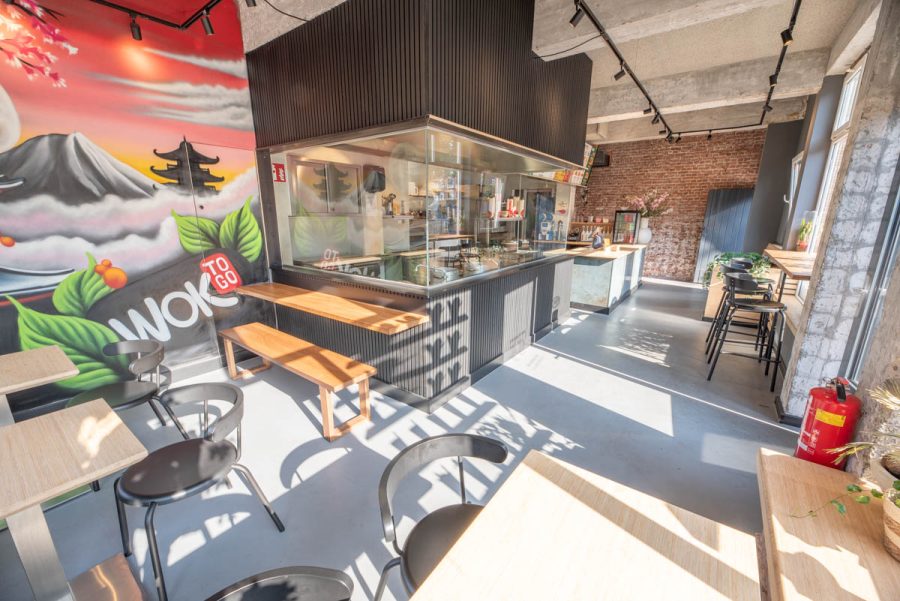 Afhaalrestaurant ter overname in Rotterdam, Zuid-Holland — Instapklare horecazaak met terras in Rotterdam Wes