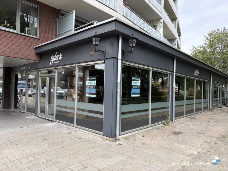 Restaurant/bezorgservice te koop in Papendrecht, Zuid-Holland — Te huur Papendrecht: horeca 210m2  en retail 299m2